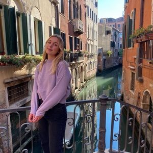 Meet your Posher, Hannah